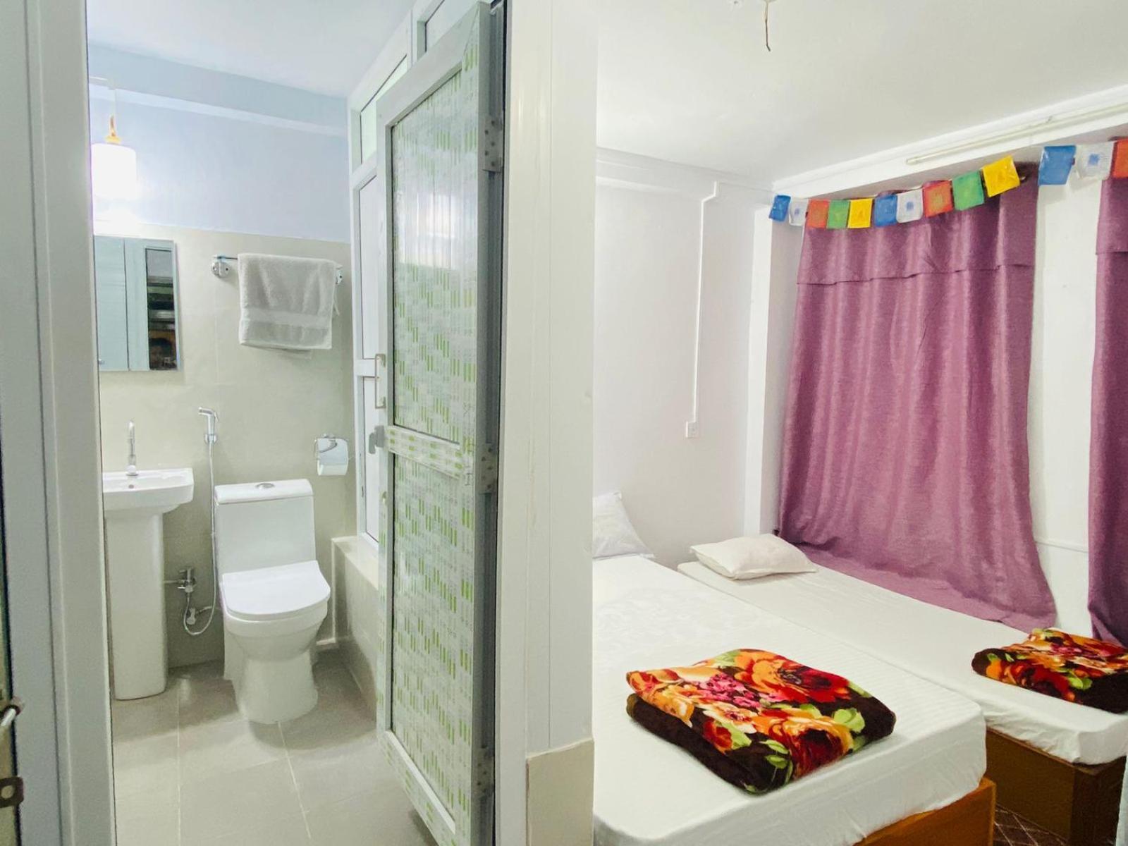 Community Holiday Inn Panaoti Екстериор снимка