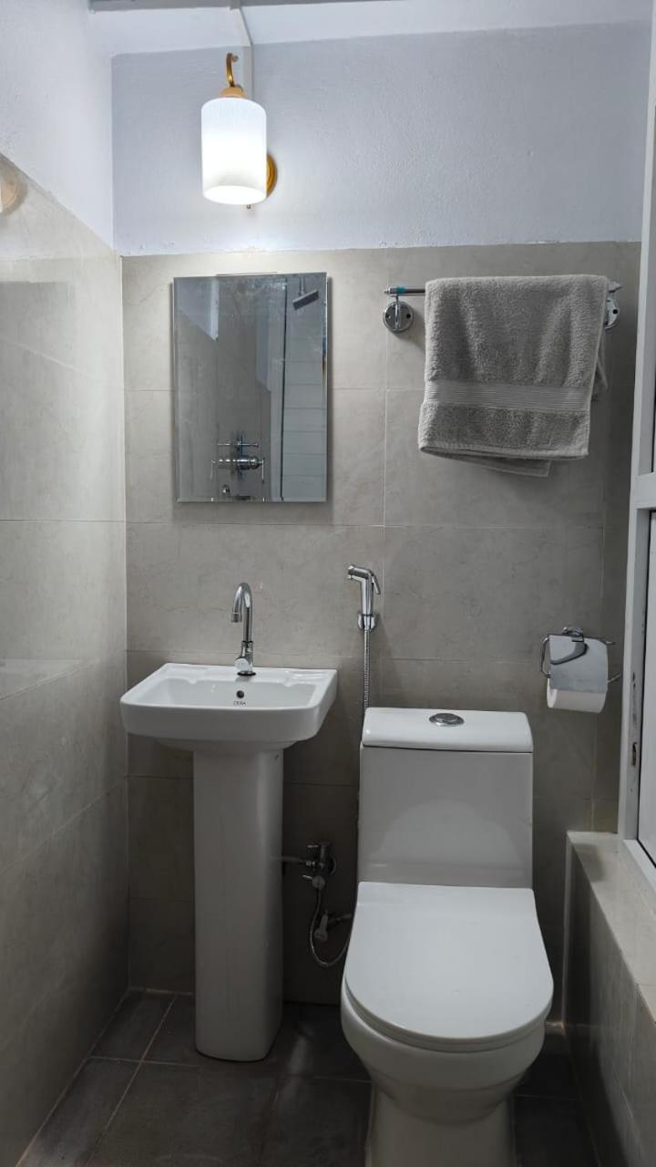 Community Holiday Inn Panaoti Екстериор снимка